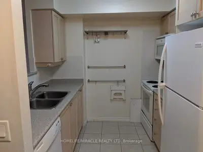 700 HUMBERWOOD Boulevard 2822, Toronto W10, ON M9W 7J4