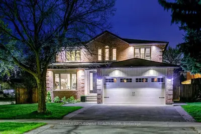 1104 Montrose Abbey Drive, Oakville, On L6m 1e5