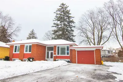 1210 Pinegrove Road, Oakville, ON L6L 2W9