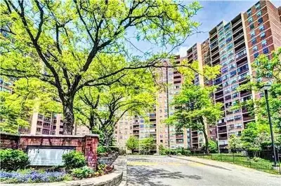 716 The West Mall Avenue 1205, Toronto W08, ON M9C 4X6