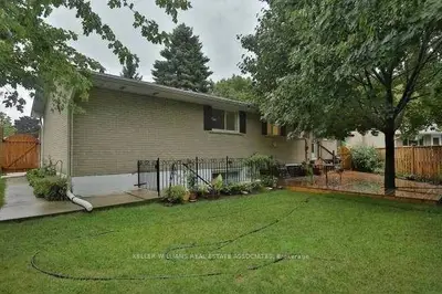 1208 Half Moon Lane, Oakville, ON L6H 2E5