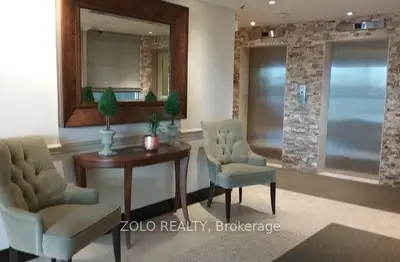 212 Kerr Street 502, Oakville, ON L6K 3B1