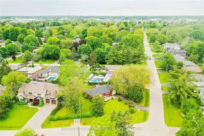 390 Willis Drive, Oakville, On L6l 4v3
