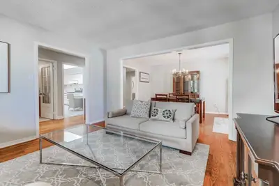 330 Glenashton Drive, Oakville, ON L6H 4W1