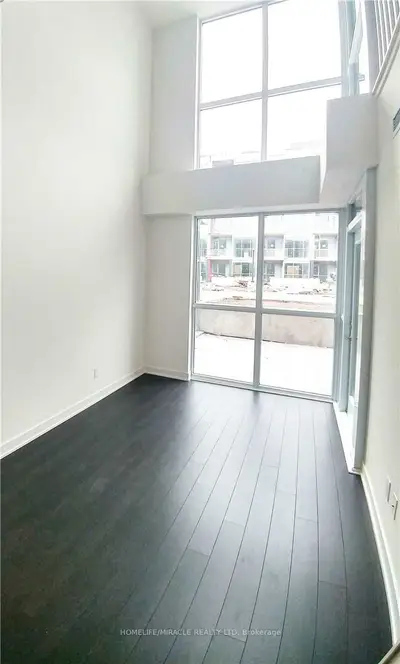 5260 Dundas Street W C203, Toronto W08, On L7l 0j7