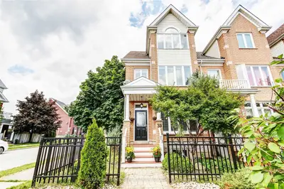 39 The Greenery, Oakville, On L6h 6j6