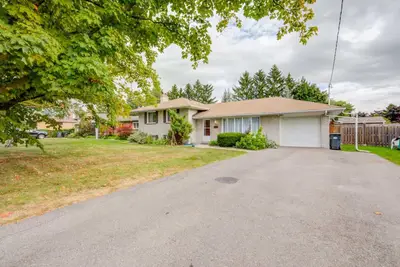 2337 Rosemary Drive, Mississauga, ON L5C 1X1