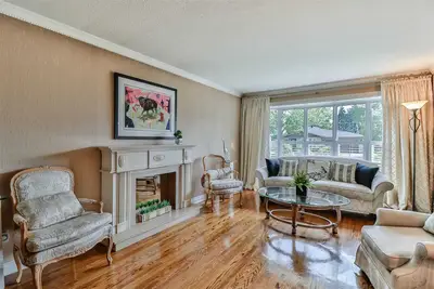 967 Vera Cruz Drive, Mississauga, ON L4Y 2G4