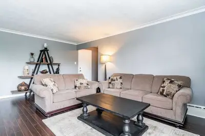 2052 Courtland Drive 407, Burlington, ON L7R 1R8