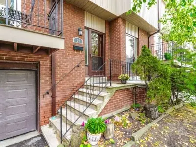 725 Vermouth Avenue 29, Mississauga, ON L5A 3X5