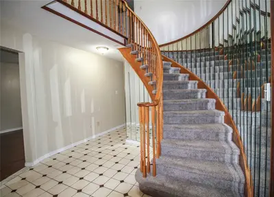 654 Thamesford Upper Terrace, Mississauga, ON L5R 2B7