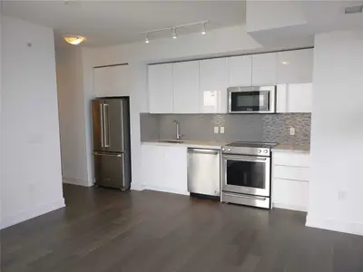 30 Shore Breeze Drive 3517, Toronto W06, ON M8V 0J1