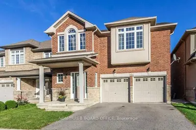 Detached in Burlington