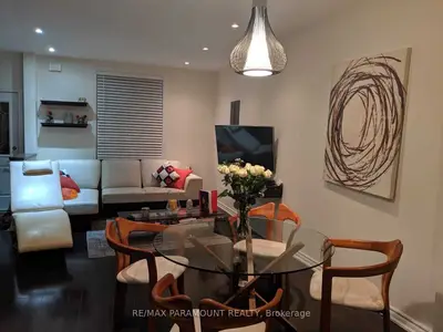 31A Manchester Avenue, Toronto W02, ON M6G 1V4