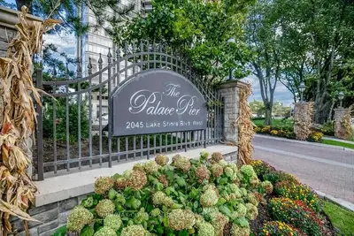 2045 Lake Shore Boulevard W 911, Toronto W06, ON M8V 2Z6