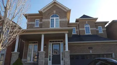3880 Bloomington Crescent, Mississauga, ON L5M 7H4