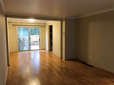 1055 Shawnmarr Road 129, Mississauga, ON L5H 3V2