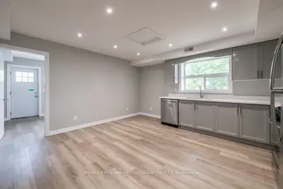 2A Fort Rouille Street Unit 3, Toronto W01, ON M6K 2C1