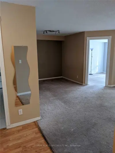 155 Hillcrest Avenue 302, Mississauga, On L5b 3z2