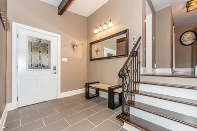 26 Ellen Street, Mississauga, ON L5M 1S1