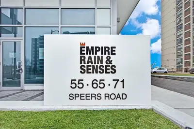 65 Speers Road 501, Oakville, ON L6K 3V5