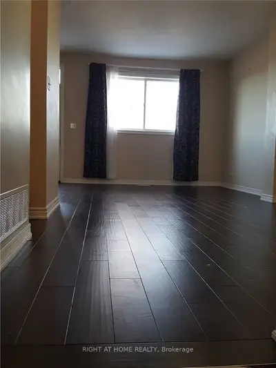 1403 Treeland Street, Burlington, On L7r 4s1