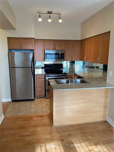388 Prince Of Wales Drive 204, Mississauga, ON L5B 0A1