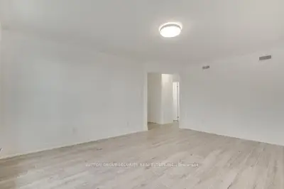 148 Portland Street, Toronto W06, ON M8Y 1B2