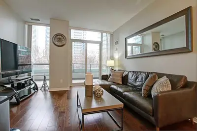 2240 Lake Shore Boulevard W 305, Toronto W06, ON M8V 0B1