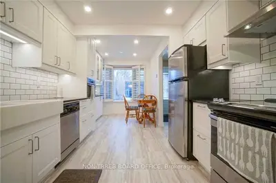 2219 Melissa Court, Burlington, ON L7P 4L8