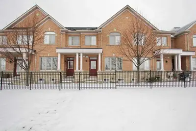 1015 Galesway Boulevard 33, Mississauga, ON L5V 0A8