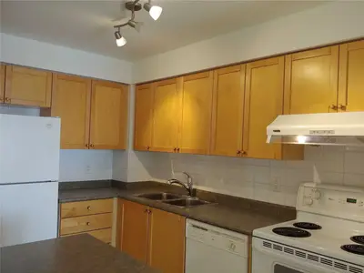 55 Strathaven Drive 1906, Mississauga, ON L5R 4G9