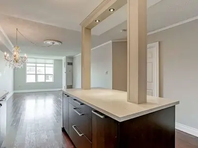 221 Robinson Street 303, Oakville, ON L6J 7N9