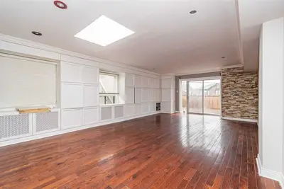 241A Lakeshore Road E 1, Mississauga, ON L5H 1G5