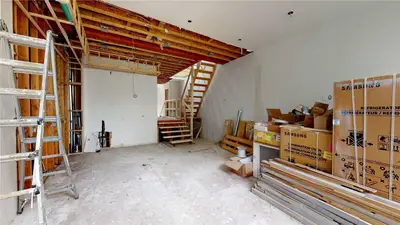 17 Foch Avenue, Toronto W06, ON M8W 3W9