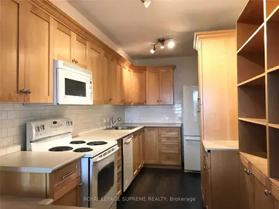 250 Scarlett Road 506, Toronto W03, ON M6N 4X5