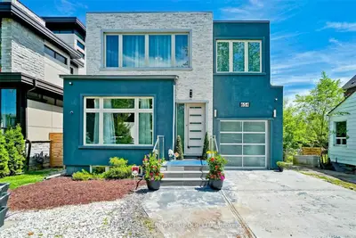 654 Byngmount Avenue, Mississauga, ON L5G 1R4