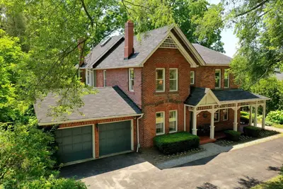 1196 Stavebank Road, Mississauga, ON L5G 2V2
