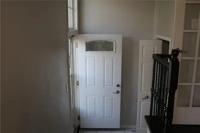 877 Stainton Drive Upper, Mississauga, ON L5C 1G2