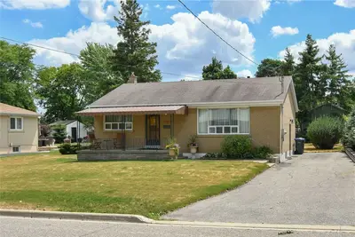 108 Vista Boulevard, Mississauga, ON L5M 1V9