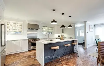 3554 Cedar Creek Drive, Mississauga, ON L4Y 2Y5