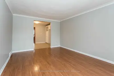 1 Henrietta Street, Toronto W03, ON M6N 1S4
