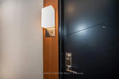 1575 Lakeshore Road W 214, Mississauga, ON L5J 1J4