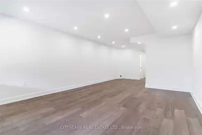 490 Mcroberts Avenue Lower, Toronto W03, ON M6E 4R4