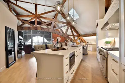 152 Annette Street 402, Toronto W02, ON M6P 1P4