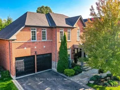 2238 High Wood Court, Oakville, ON L6M 4Z9