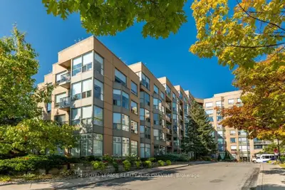 2511 Lakeshore Road W 323, Oakville, ON L6L 6L9