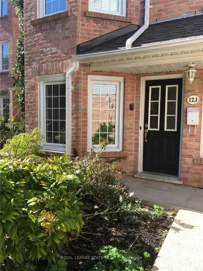 2110 Cleaver Avenue 123, Burlington, ON L7M 3Z3