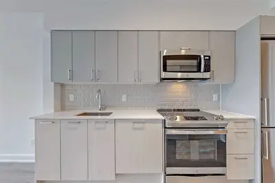 385 Osler Street 601, Toronto W03, ON M6N 2Z4