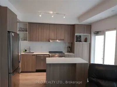 2530 Eglinton Avenue W 117, Mississauga, ON L5M 0Z5